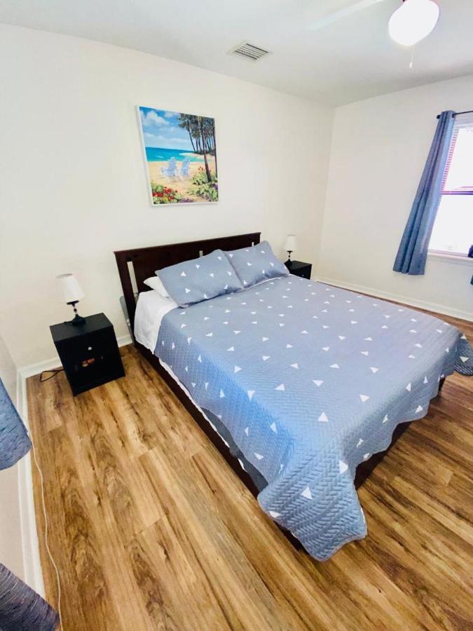 Two Fully Equipped Apartments And A Studio 5 Miles From The Beach セント・ピーターズバーグ エクステリア 写真