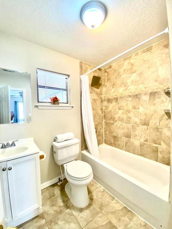 Two Fully Equipped Apartments And A Studio 5 Miles From The Beach セント・ピーターズバーグ エクステリア 写真