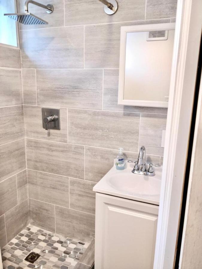 Two Fully Equipped Apartments And A Studio 5 Miles From The Beach セント・ピーターズバーグ エクステリア 写真